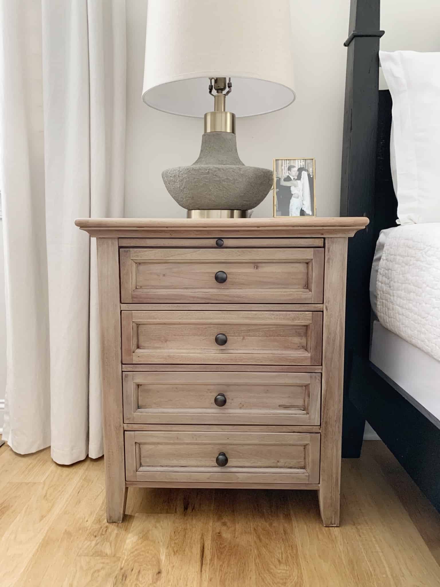 How to strip and bleach furniture to obtain a raw wood finish. This tutorial transforms stained and painted furniture into natural wood furniture and gives them a new look. #refinishingfurniture #refinishedfurniture #citristrip #naturalfinish #rawwood #bleachingfurniture
