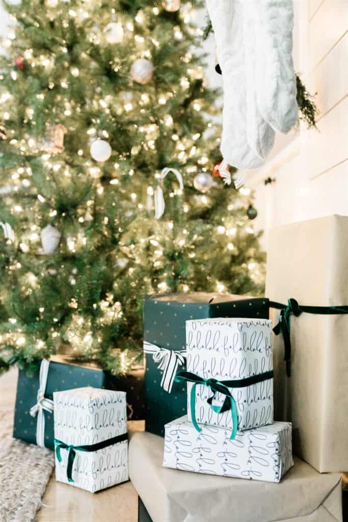 Christmas Home Tour - The Coastal Oak - Come tour the neutral and simple Christmas decor in my home!
